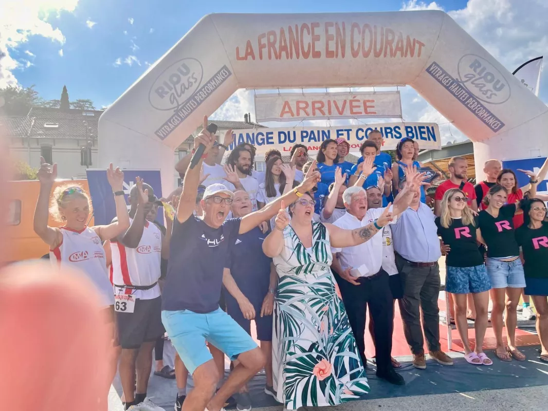 77dd02a7-231c-4e1b-8826-1291b4a70d6f